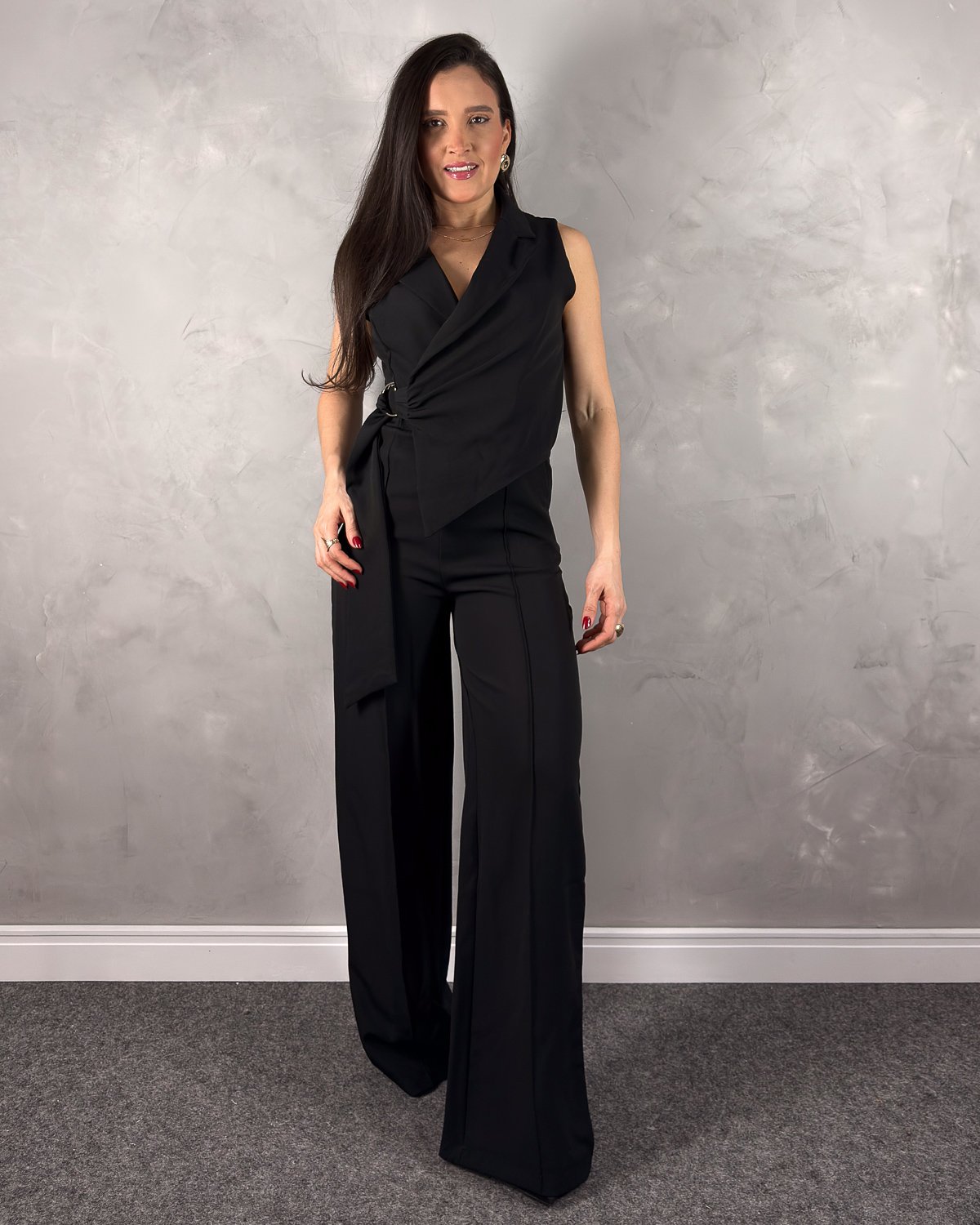 Macacão Alfaiataria Pantalona com Fivela Transpassada - Imagem 4