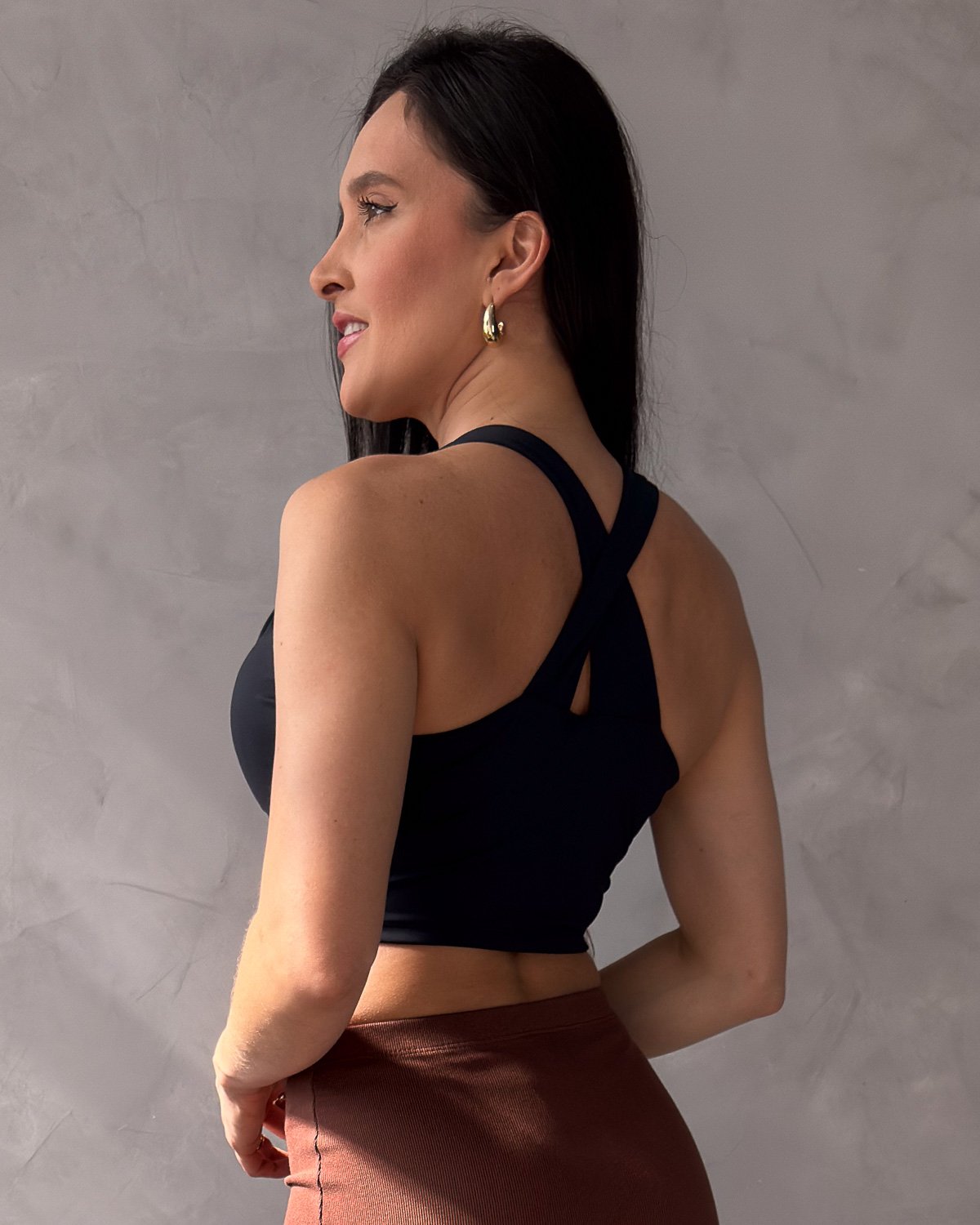 Cropped Alça Cruzada em Poliamida com Recortes - Imagem 4