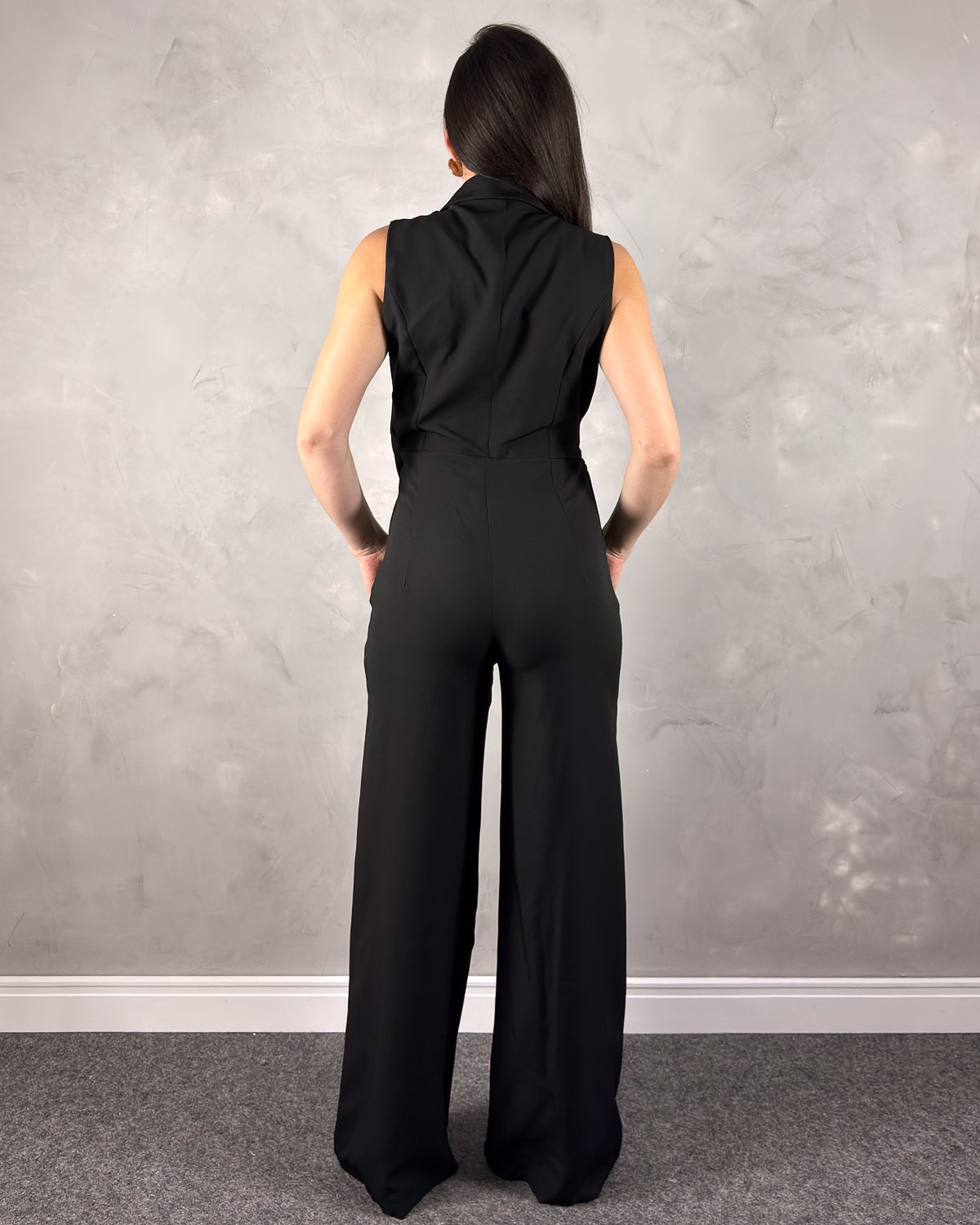 Macacão Alfaiataria Pantalona com Fivela Transpassada - Imagem 5