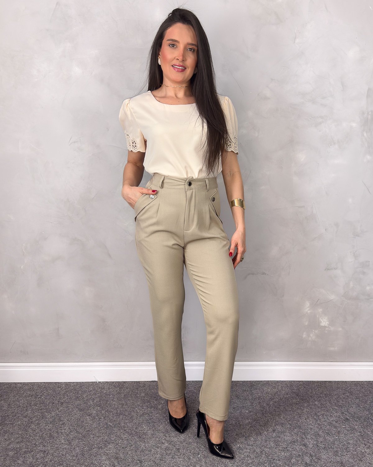 Blusa Manga Curta com Guipir Crepe - Imagem 2