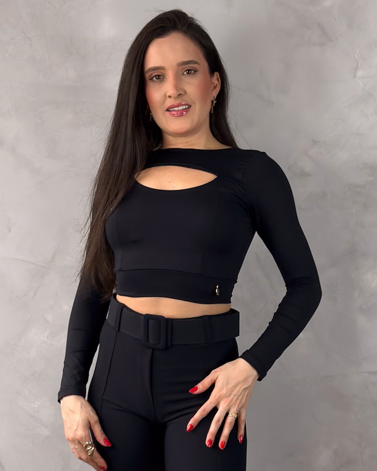 Cropped Manga Longa com Recorte Frontal