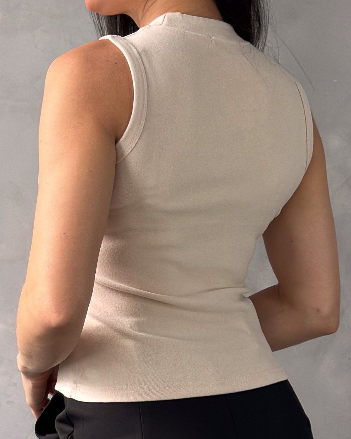 Regata Gola Redonda Suede - Imagem 2