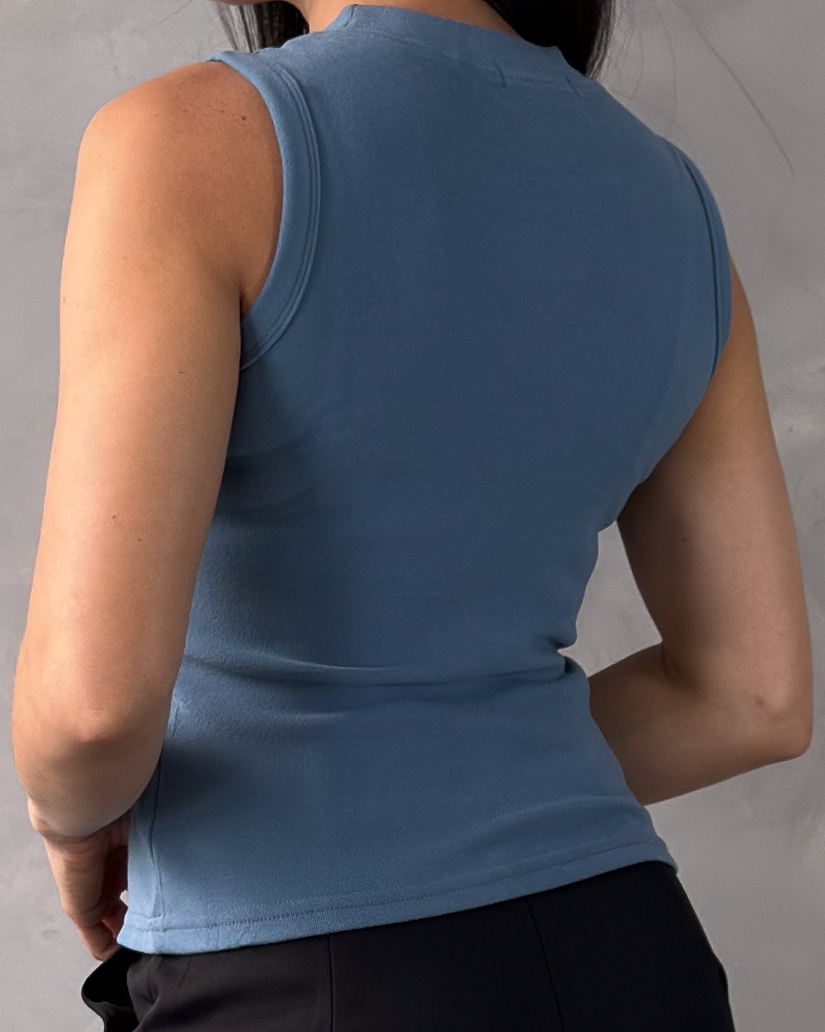 Regata Gola Redonda Suede - Imagem 8