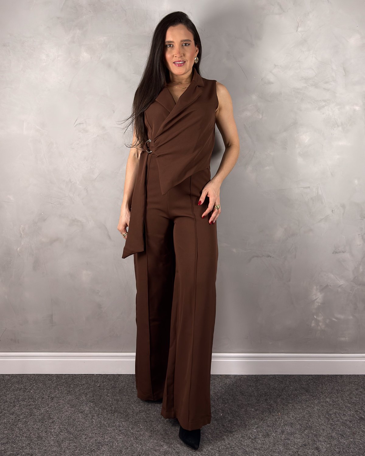 Macacão Alfaiataria Pantalona com Fivela Transpassada - Imagem 7