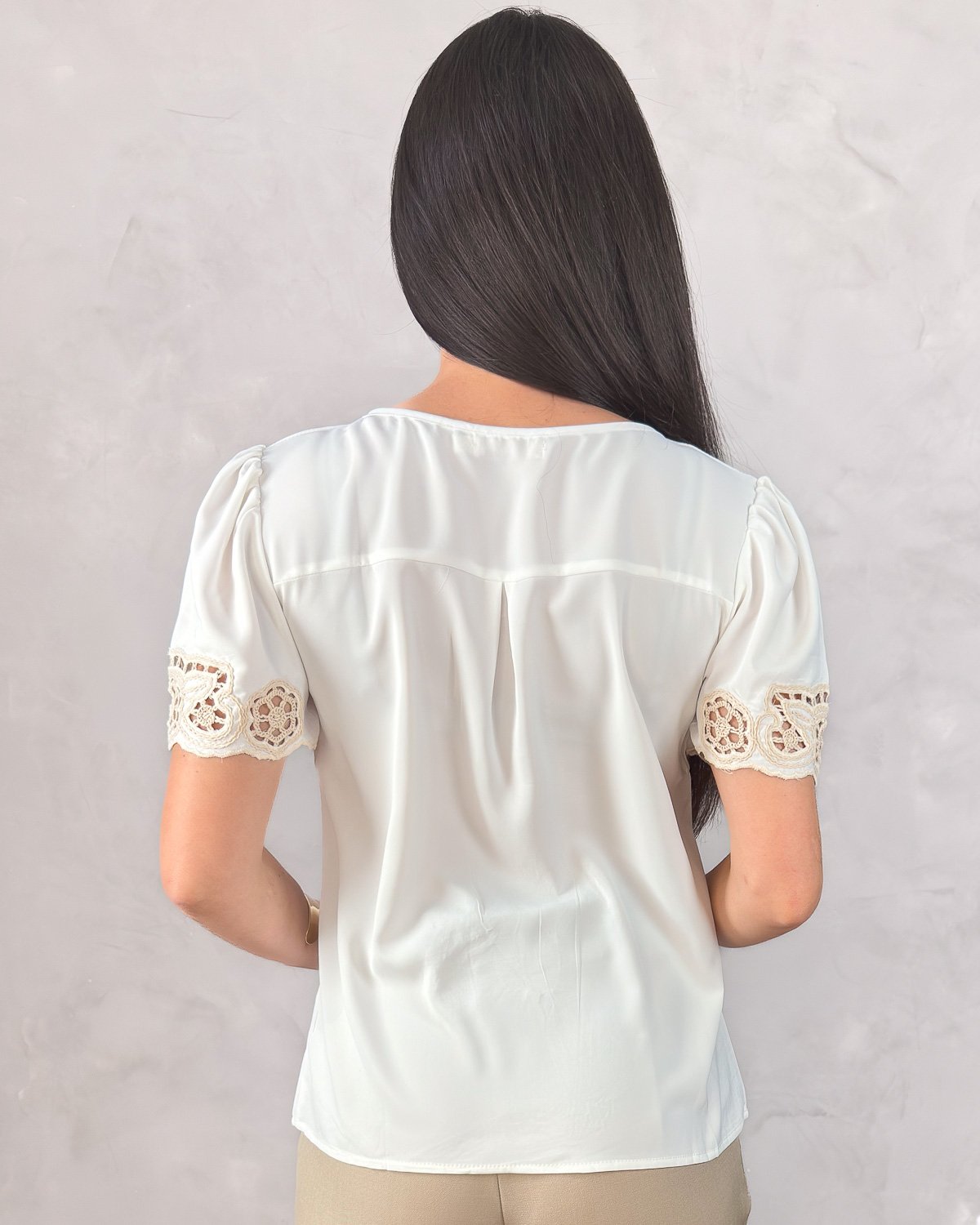 Blusa Manga Curta com Guipir Crepe - Imagem 6