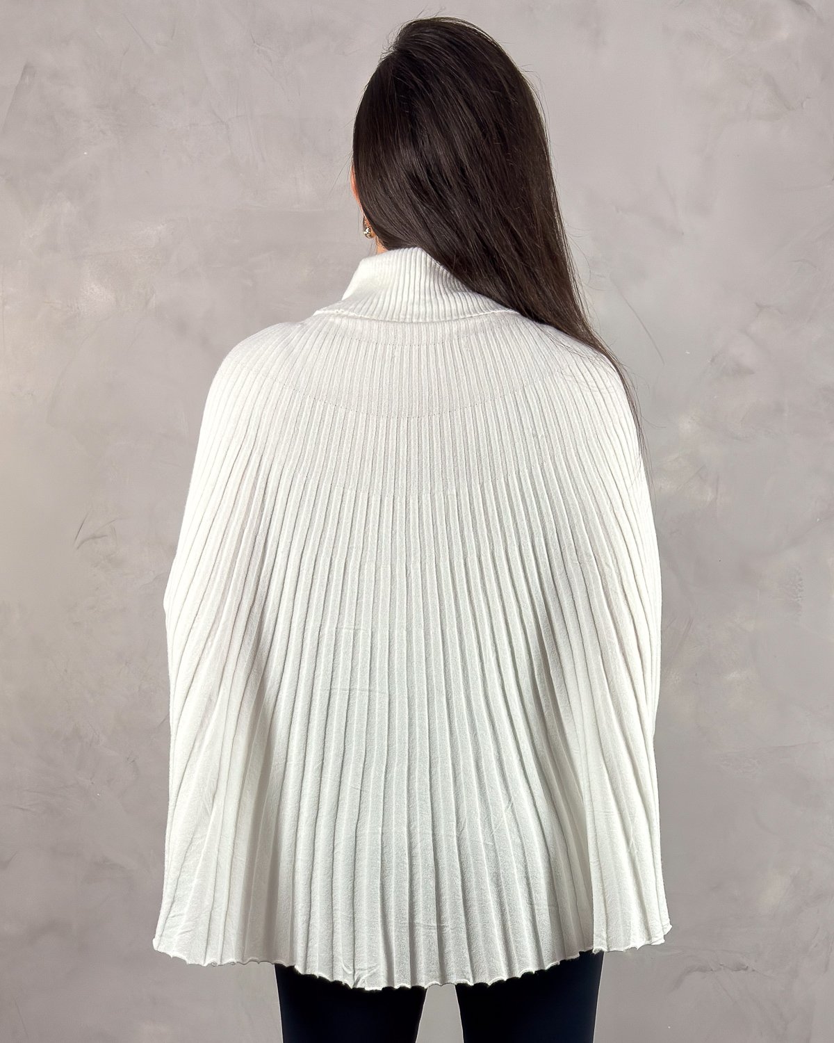 Blusa Manga Longa Ampla Gola Alta Tricot Mousse - Imagem 4