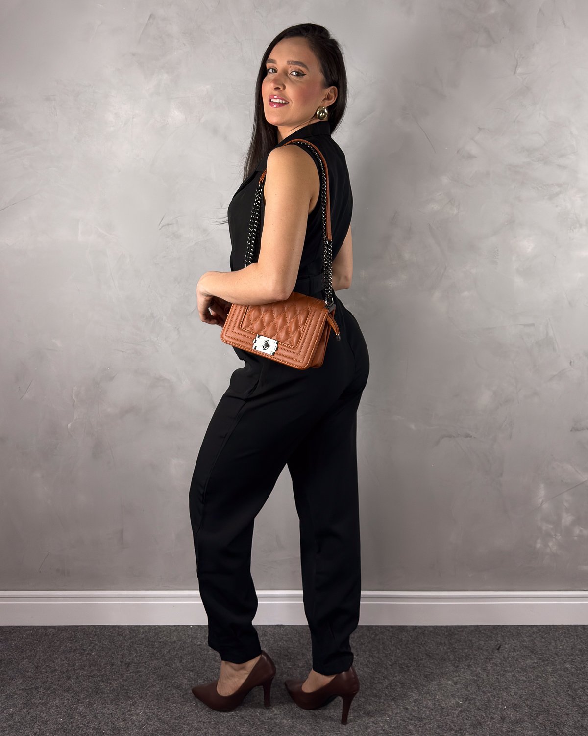 Macacão Alfaiataria Sem Manga Transpassado Com Cinto Forrado - Imagem 5