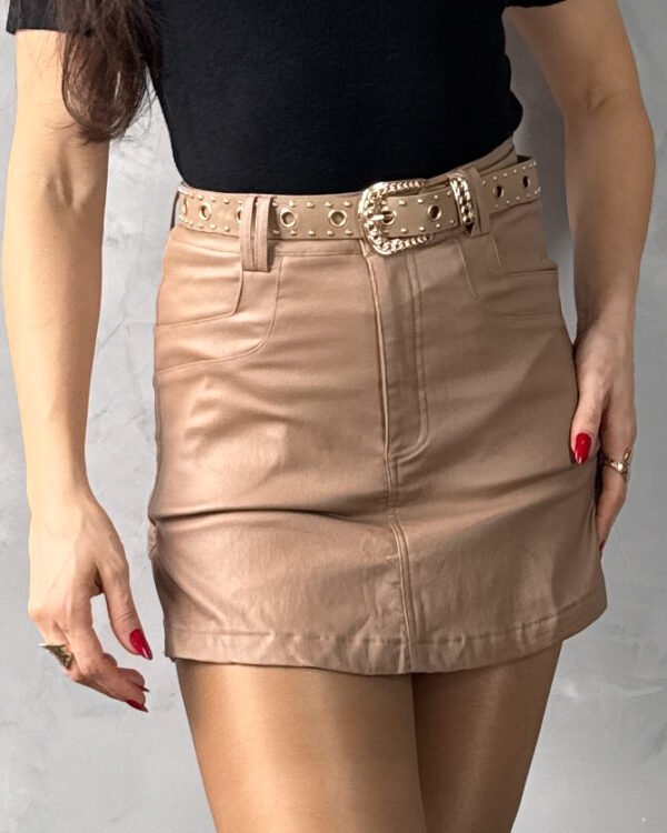 Short Saia Resinado Com Cinto