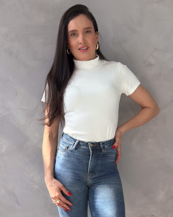 Blusa Manga Curta Gola Alta Canelada