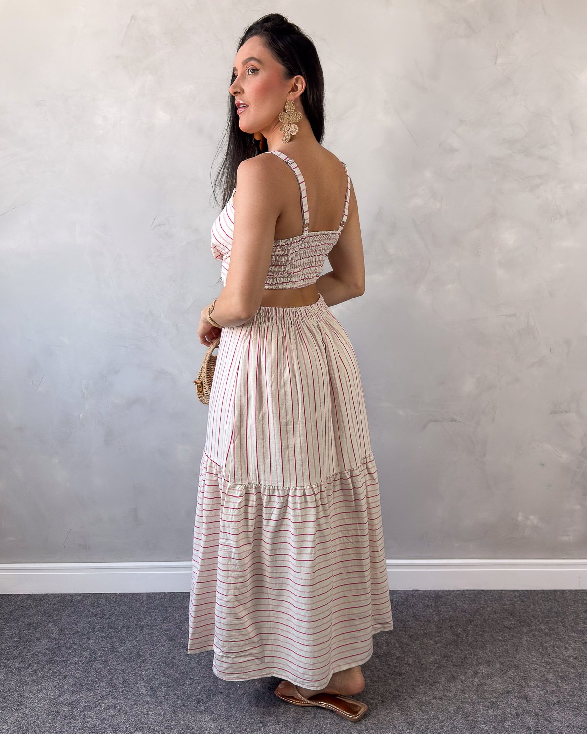 Vestido Longo em Linho Listrado com Recorte na Cintura - Imagem 2