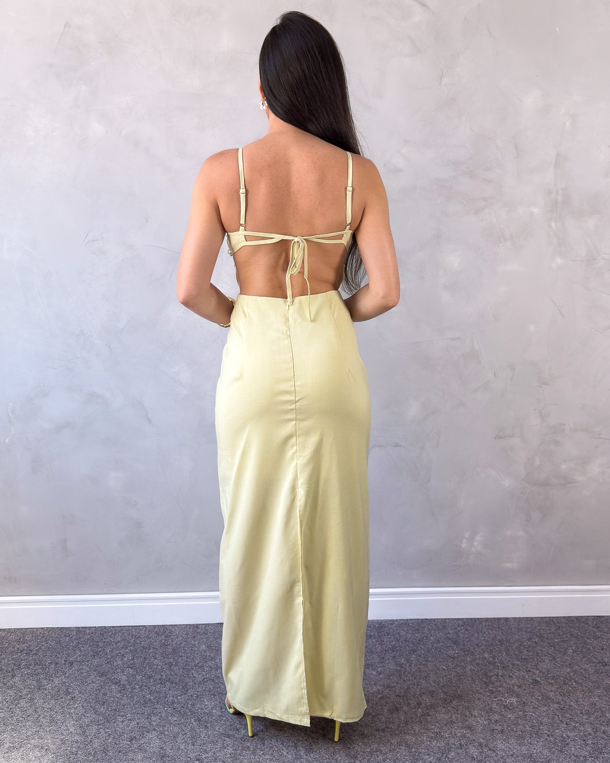 Vestido Longo com Alcinhas Ajustáveis e Fenda - Imagem 4