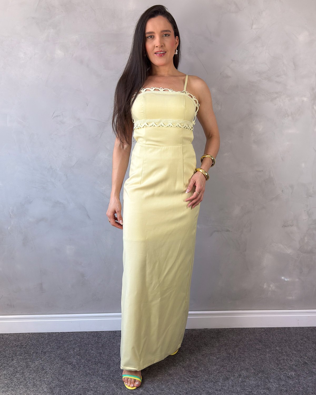 Vestido Longo com Alcinhas Ajustáveis e Fenda - Imagem 3