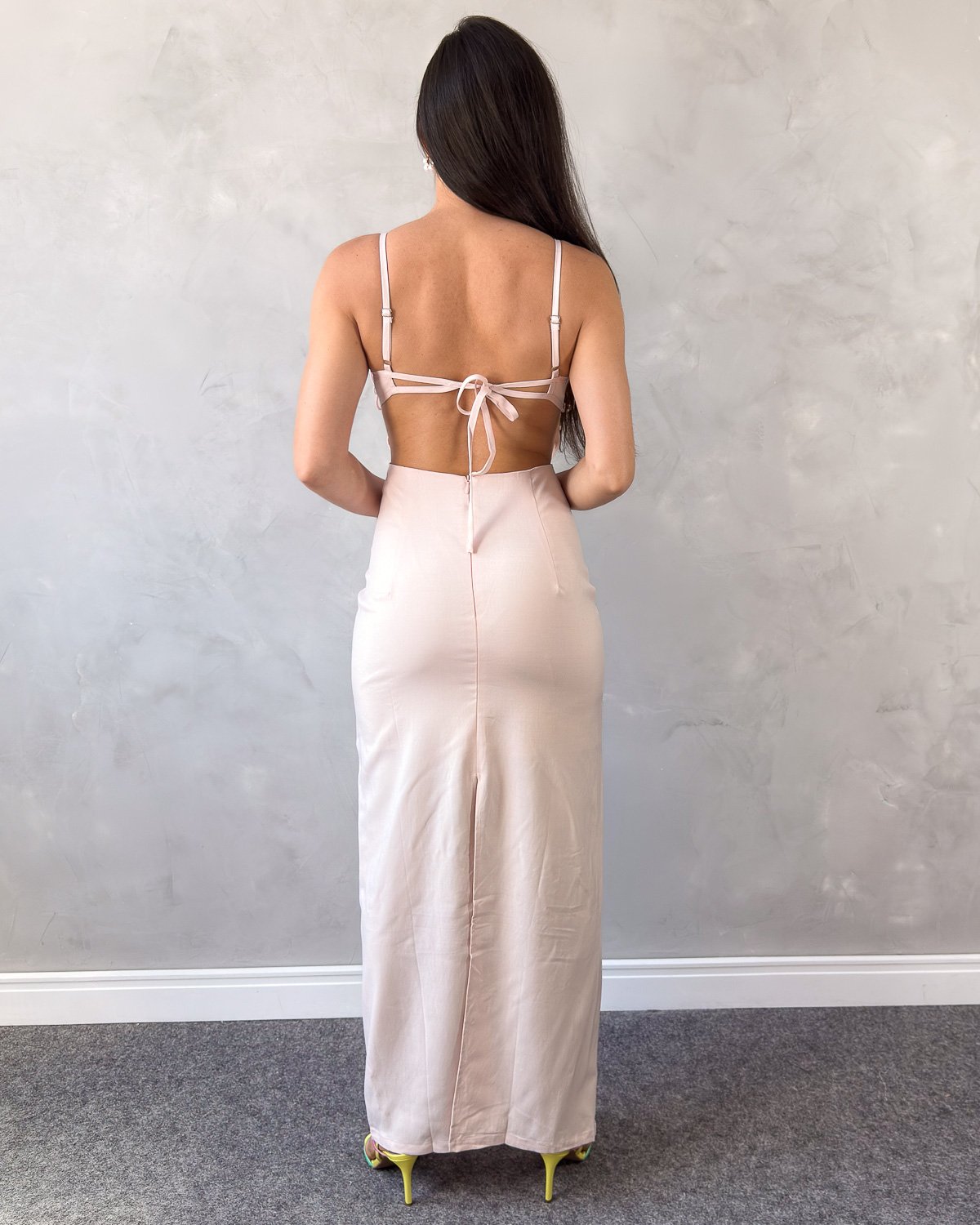 Vestido Longo com Alcinhas Ajustáveis e Fenda - Imagem 9