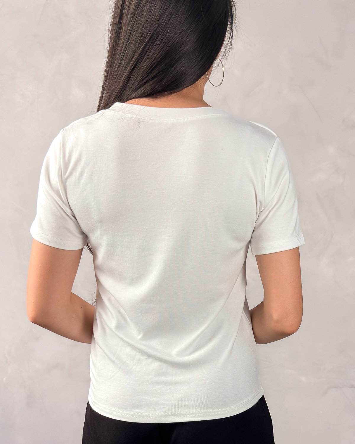 Blusa Comfort Fit Manga Curta Gola V - Imagem 5