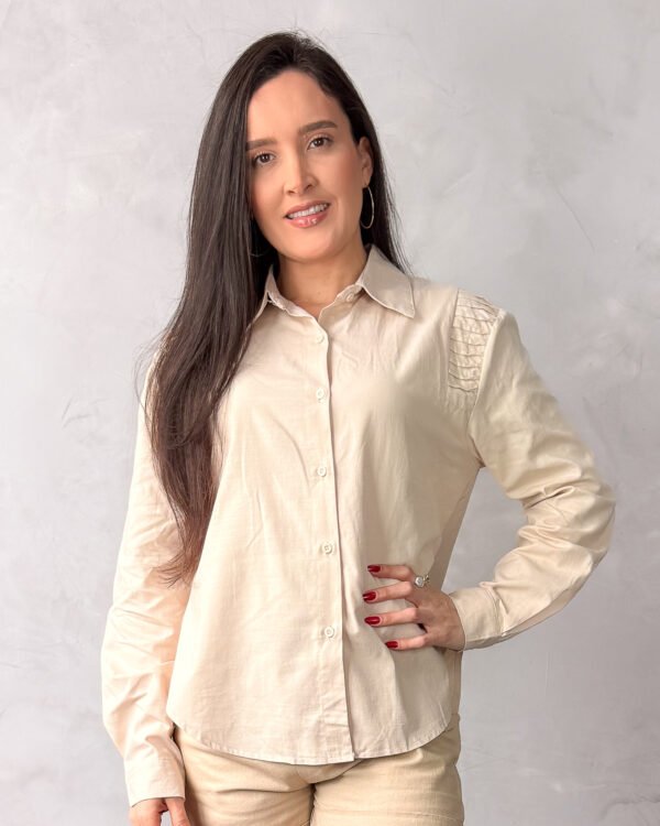 Camisa Manga Longa Algodão com Detalhe no Ombro