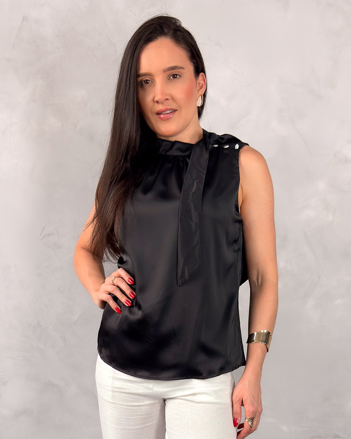 Blusa de Cetim com Gola Laço e Botões Laterais - Imagem 3